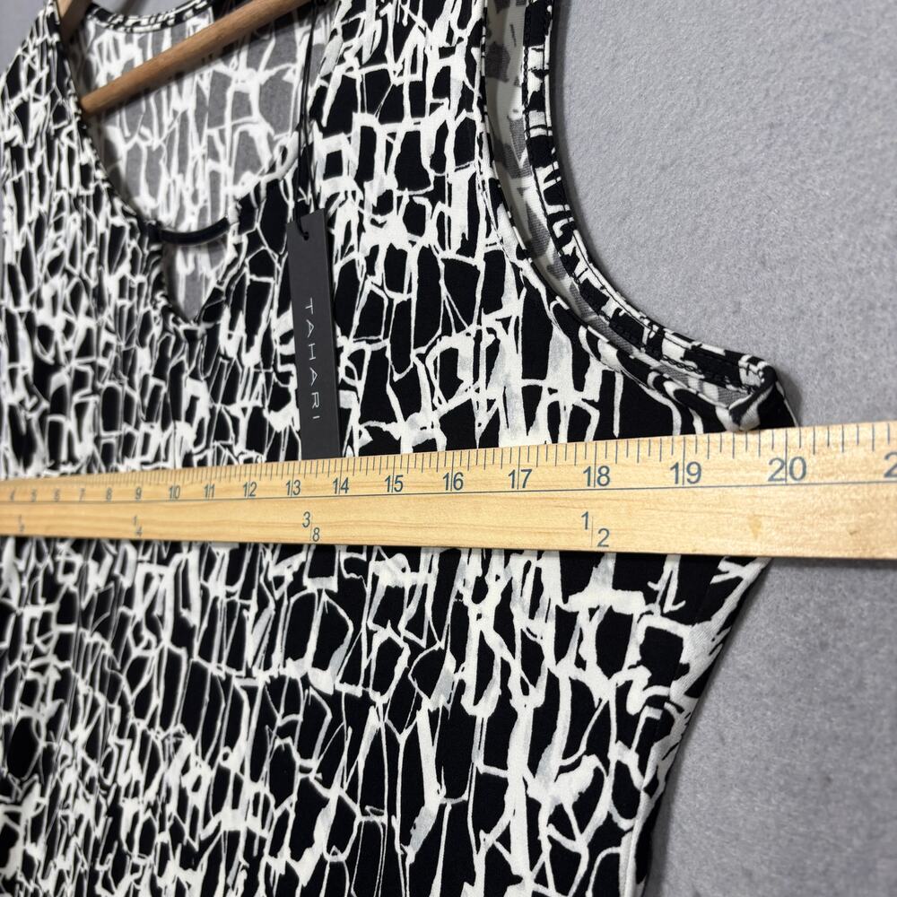 Tahari Abstract Print Top L Sleeveless Black White Modern Chic Statement Bold‎ - Picture 7 of 9